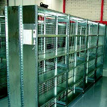 Staanders legbordstelling Epsilon - ca. 1000x300 mm (hxd)/gegalvaniseerd/perforaties om de 40 mm/gesloten staanders